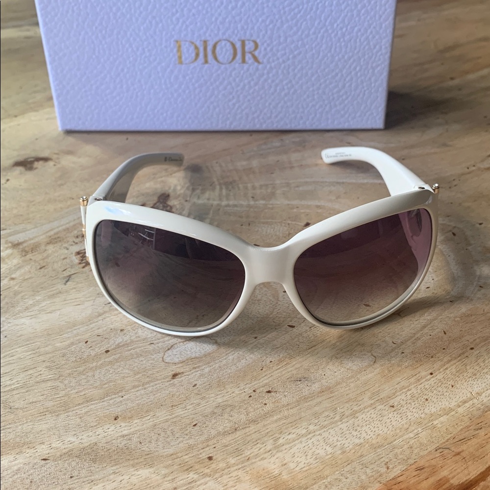 DIOR Cream Sunglasses with Gold Accent - Picture 2 of 13
